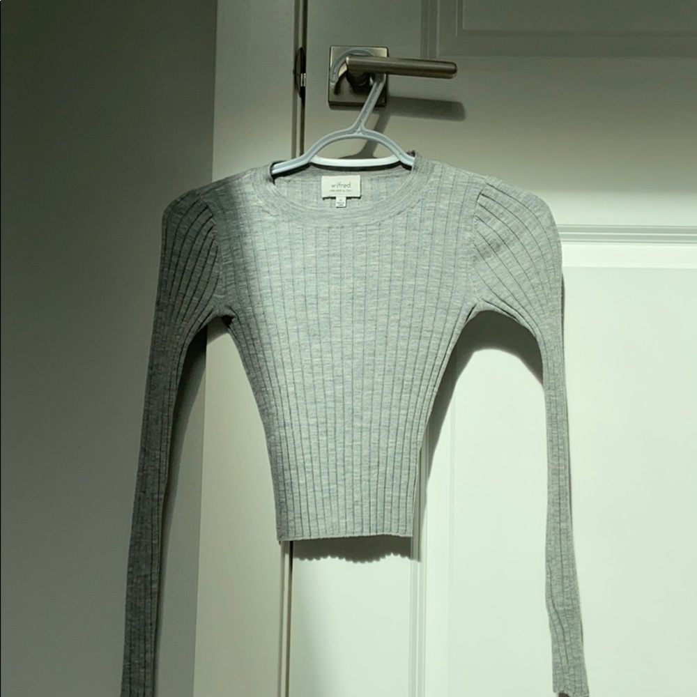 Wilfred free aritiza stretchy grey top! Size XS